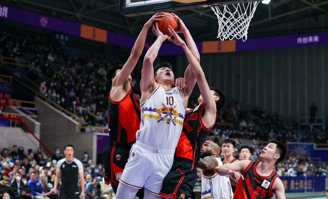 九游体育中国 -包含今晨皇家马德里回应争议——CBA季后赛节点到来；态度坚定；球队文化再被提及的词条