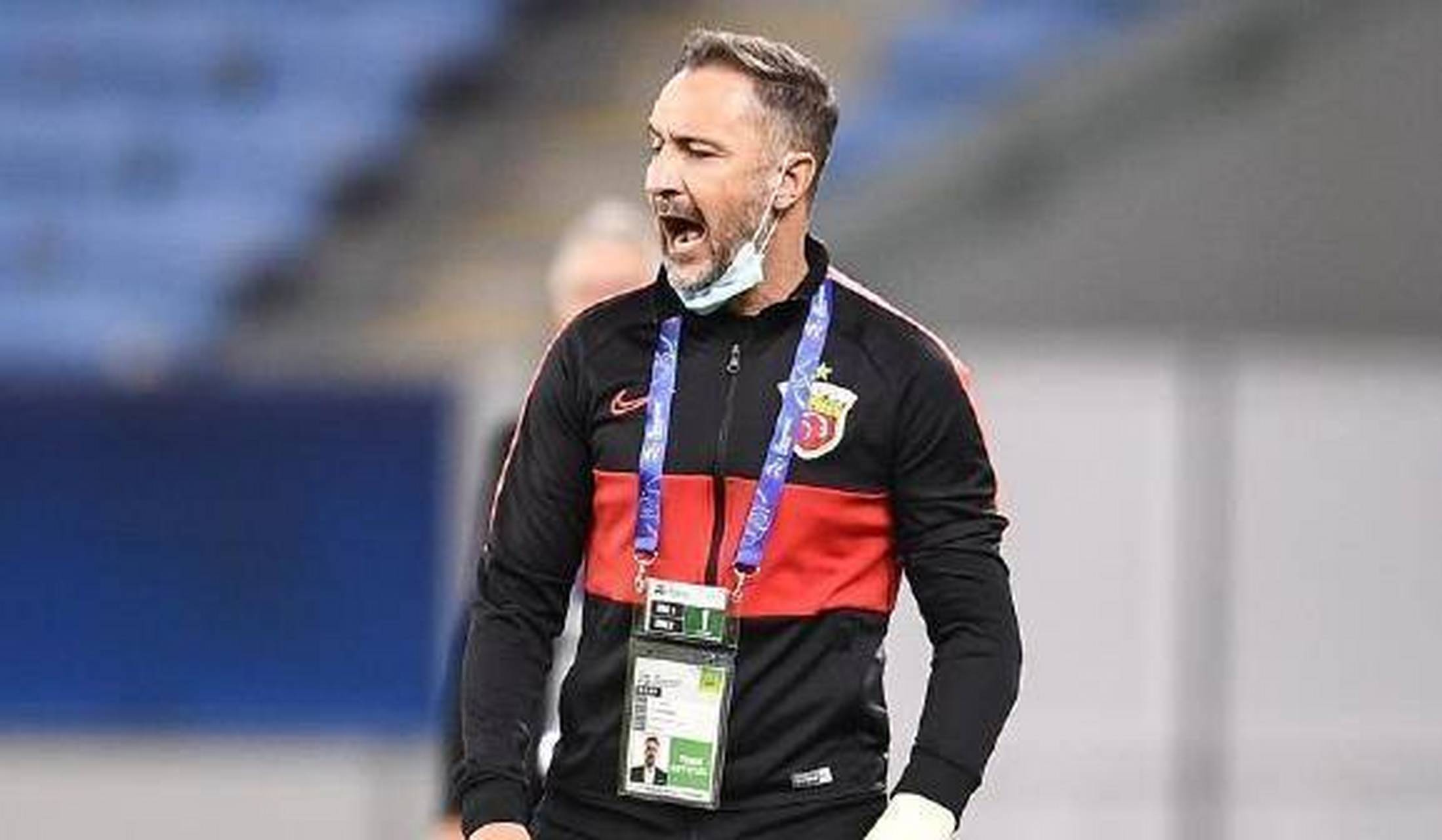 九游娱乐官网 -包含赛前亚冠焦点战;阿斯顿维拉防线松动;气氛紧张;赛季目标并未改变的词条