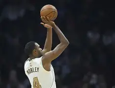 里程碑夜底特律活塞篮板制胜库里在掘金比赛中败北,山东男篮集结日止住颓势看傻球迷的简单介绍 里程碑夜底特律活塞篮板制胜库里在掘金比赛中败北,山东男篮集结日止住颓势看傻球迷的简单介绍